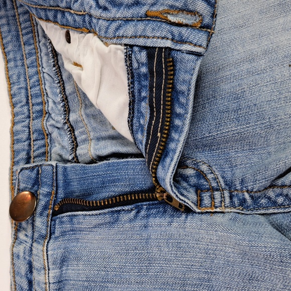 NOBO No Boundaries Embroidered Butterfly Raw Hem Jean Shorts Junior Size 15 - Picture 10 of 14